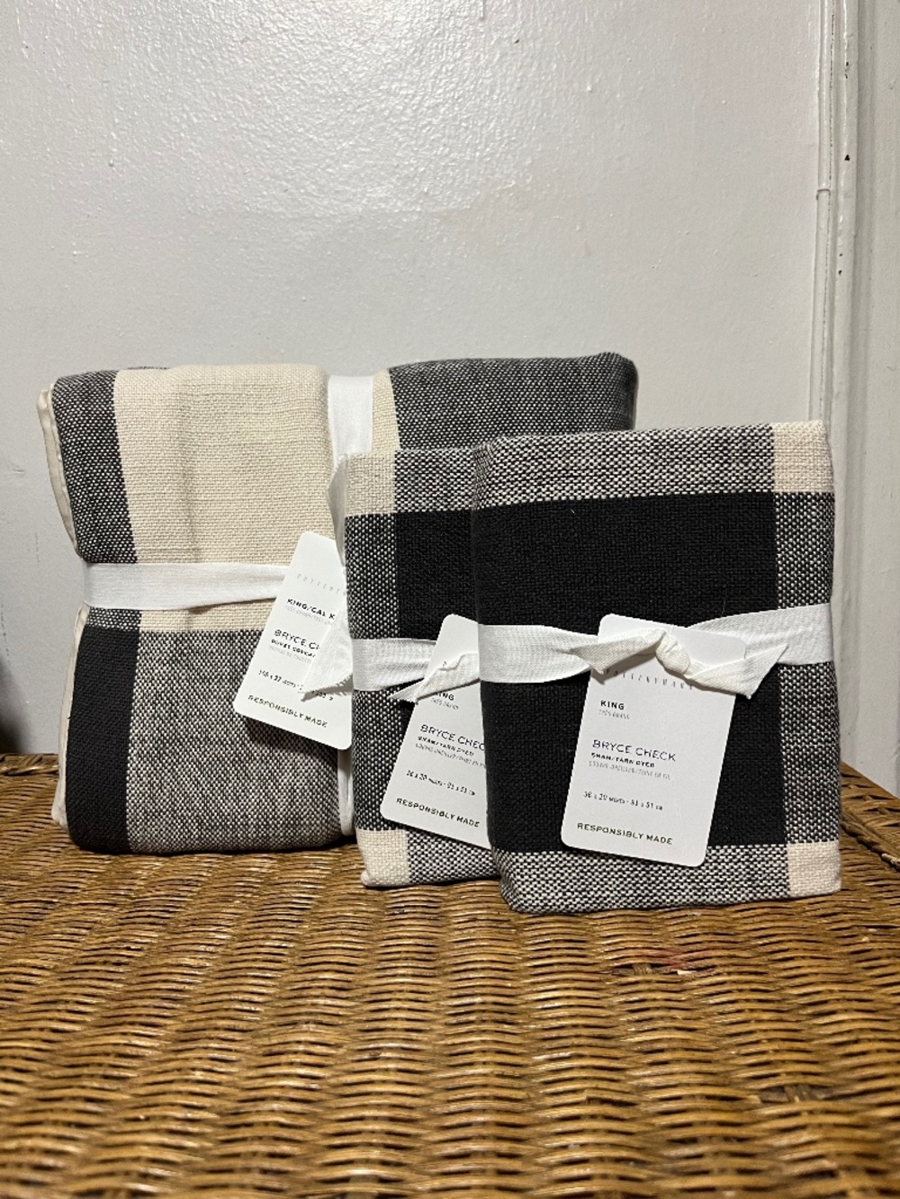 Pottery Barn. Bryce Check Yarned Dyed King Duvet & King Shams.
